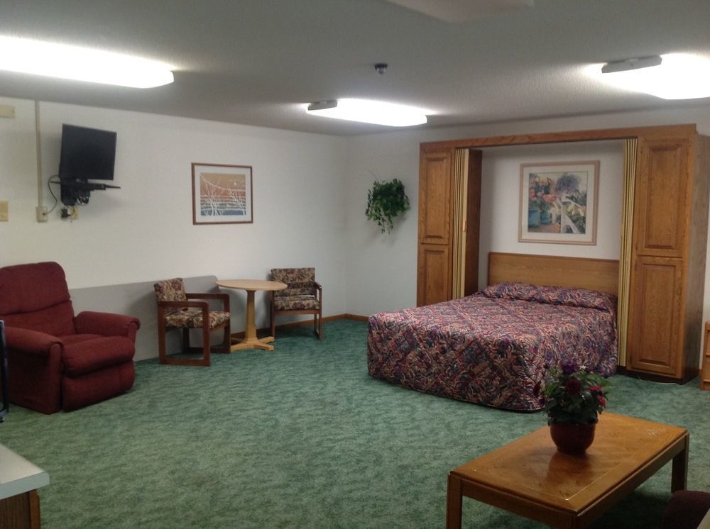 Value Host Motor Inn Маркетт Экстерьер фото