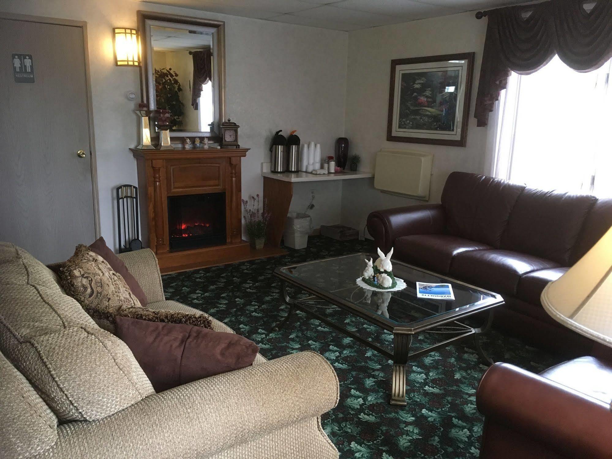 Value Host Motor Inn Маркетт Экстерьер фото